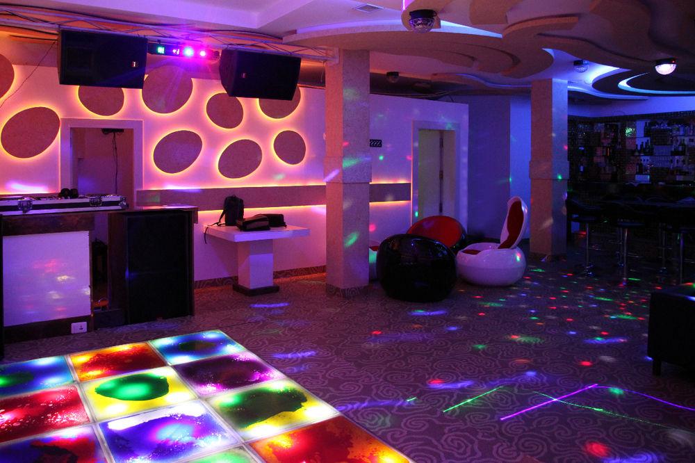 נגומבו Royal Castle Hotel מראה חיצוני תמונה