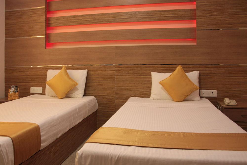 נגומבו Royal Castle Hotel מראה חיצוני תמונה