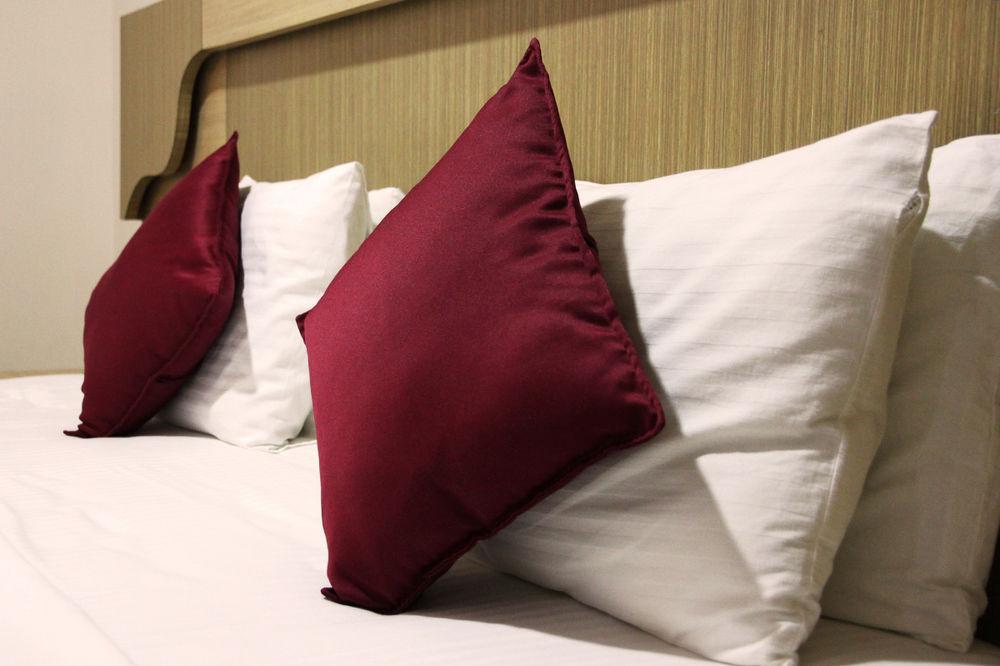 נגומבו Royal Castle Hotel מראה חיצוני תמונה