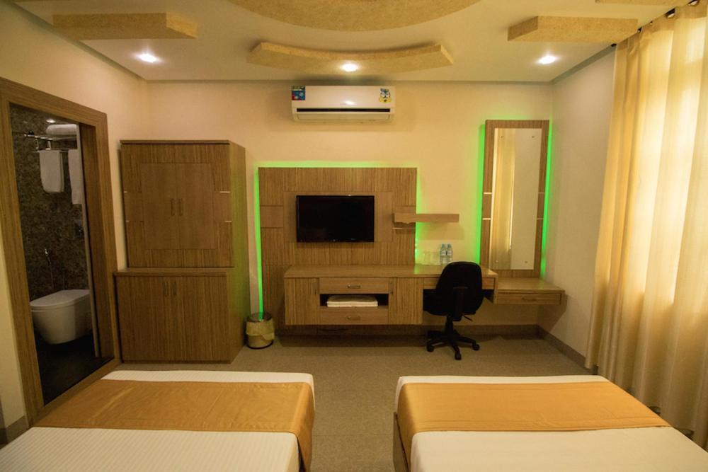 נגומבו Royal Castle Hotel מראה חיצוני תמונה