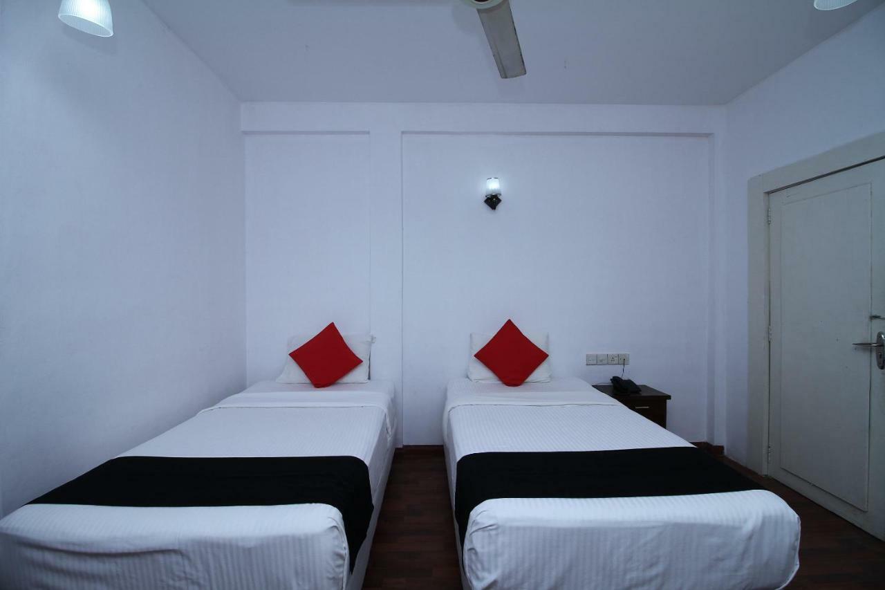 נגומבו Royal Castle Hotel מראה חיצוני תמונה